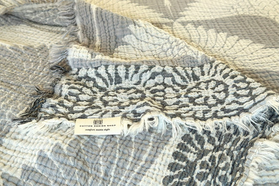 Jacquard Muslin Bed Blanket King/Queen-Light Gray Crane